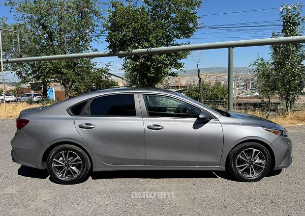Kia Forte 2023 — լուսանկար 9