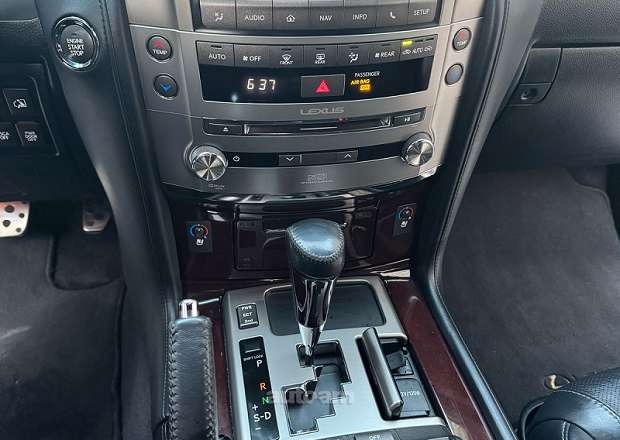 Lexus LX 570