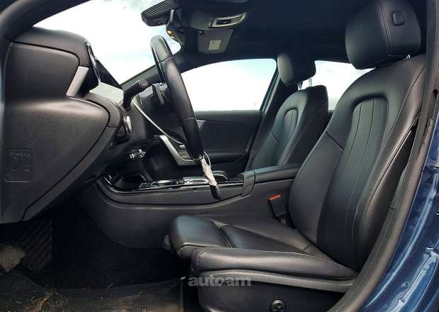 Mercedes-Benz A 220