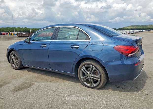 Mercedes-Benz A 220