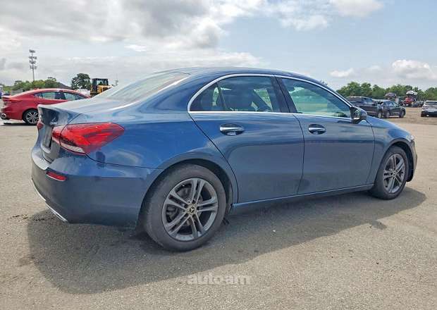 Mercedes-Benz A 220