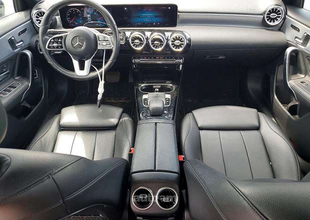 Mercedes-Benz A 220