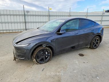 Tesla Model Y  2026 