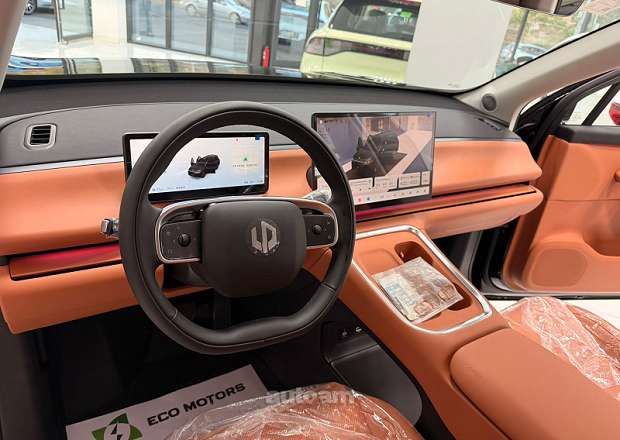 Leapmotor C16