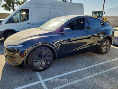 Tesla Model Y  2026 