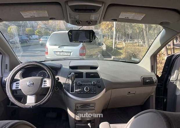 Nissan Quest