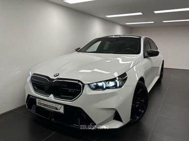 BMW M5  2025 