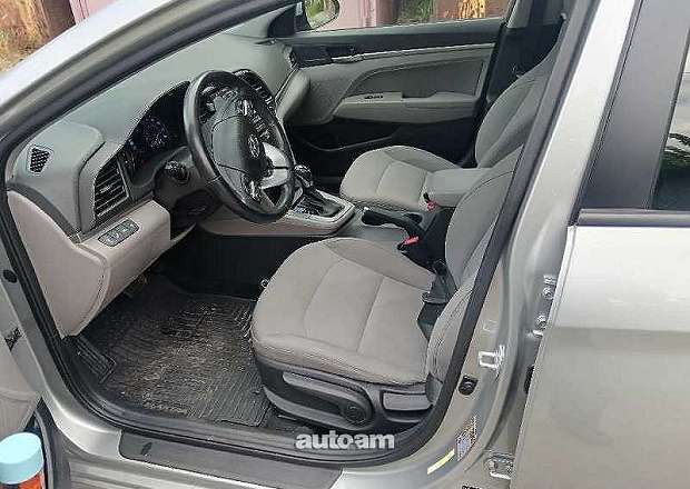 Hyundai Elantra 2019 — լուսանկար 5