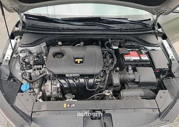 Hyundai Elantra 2019 — լուսանկար 10