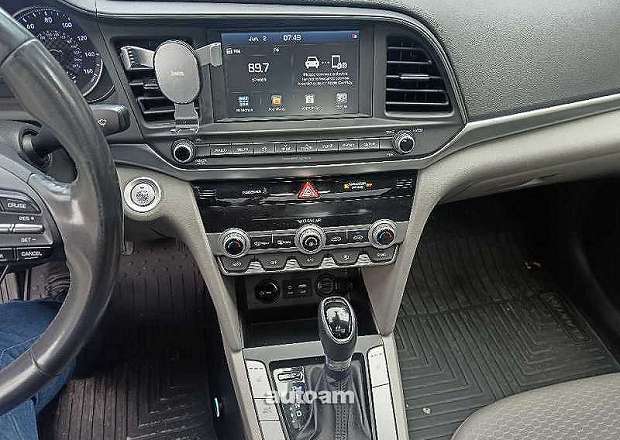 Hyundai Elantra 2019 — լուսանկար 7