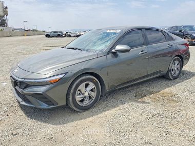Hyundai Elantra  2024 