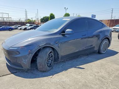 Tesla Model Y  2026 