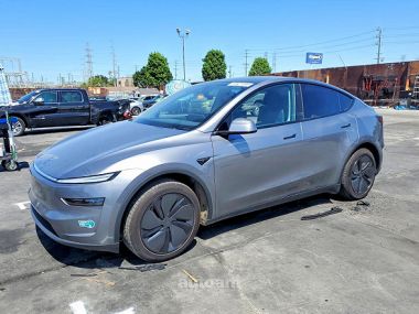 Tesla Model Y  2026 