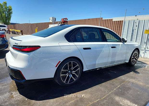 BMW 740