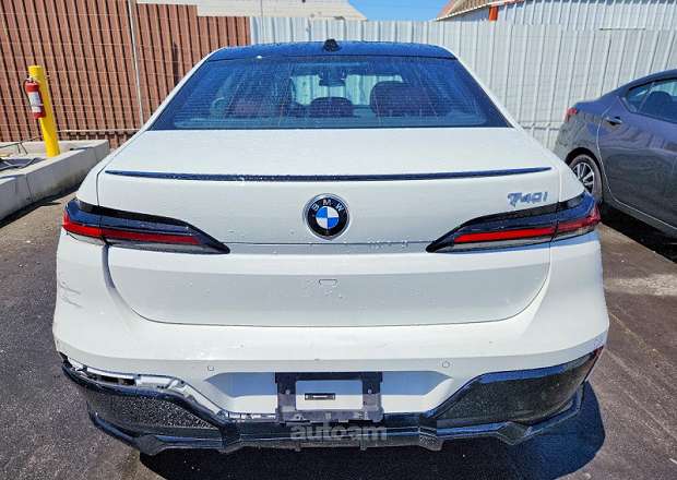 BMW 740