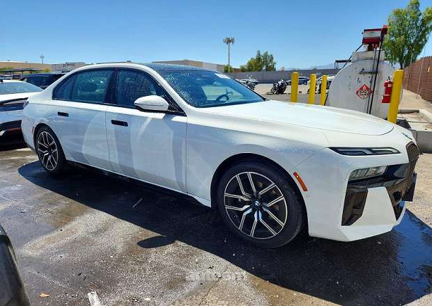 BMW 740