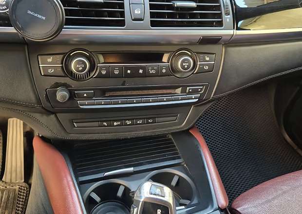BMW X6 2012 — photo 8