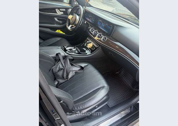 Mercedes-Benz E 300