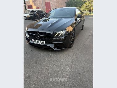 Mercedes-Benz E 300  2017 