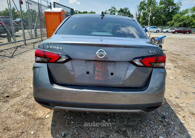 Nissan Versa