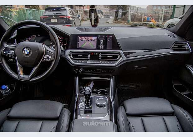 BMW 330