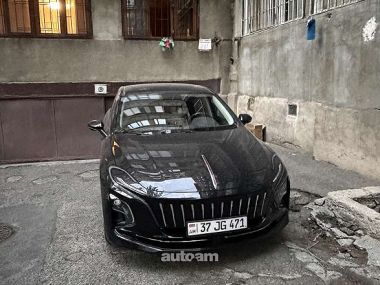 Hongqi E-QM5  2024 