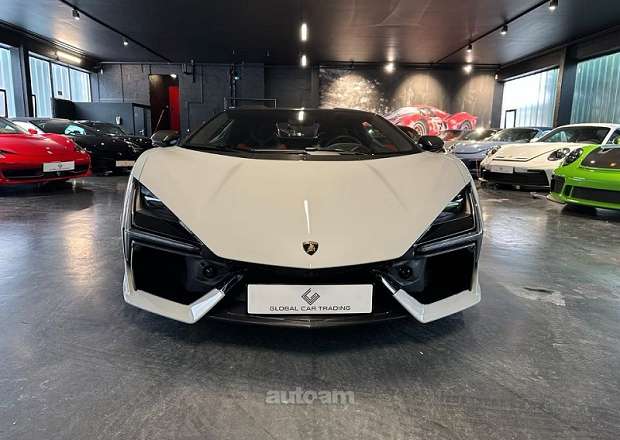 Lamborghini Revuelto