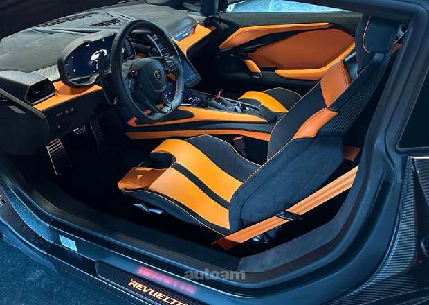 Lamborghini Revuelto