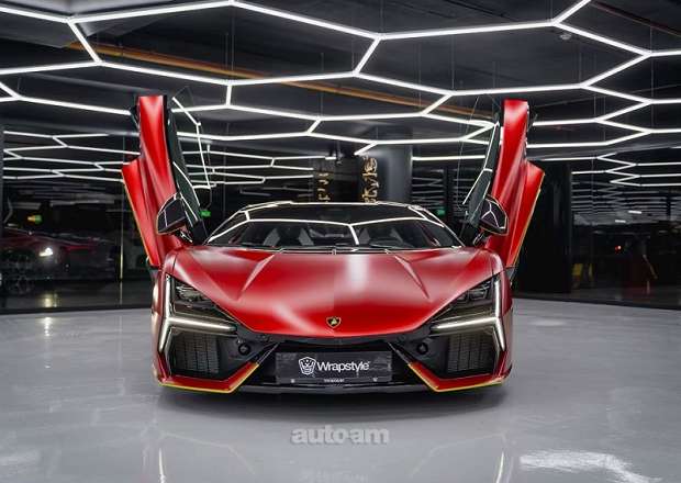 Lamborghini Revuelto