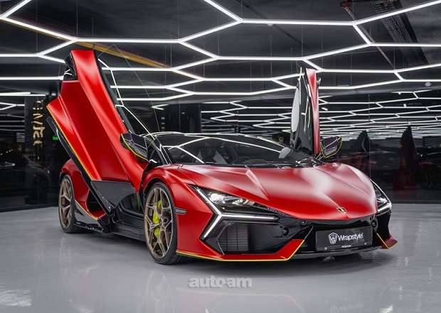 Lamborghini Revuelto