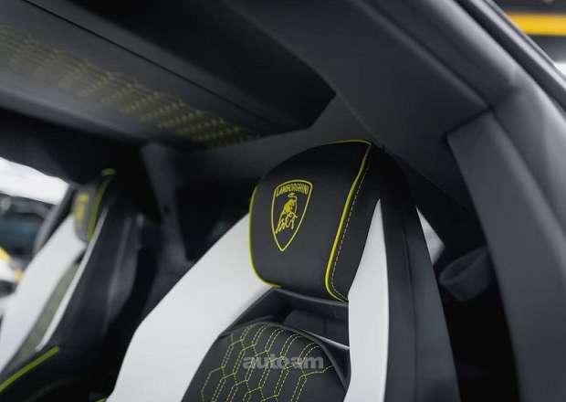 Lamborghini Revuelto