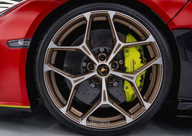 Lamborghini Revuelto