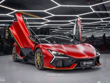 Lamborghini Revuelto  2024 