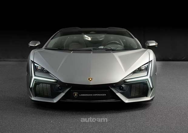 Lamborghini Revuelto
