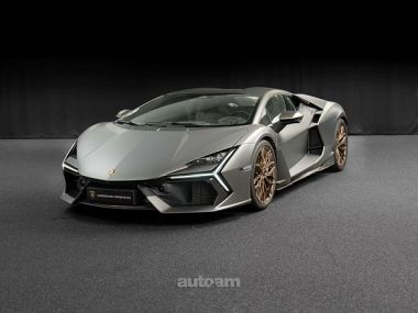 Lamborghini Revuelto  2025 