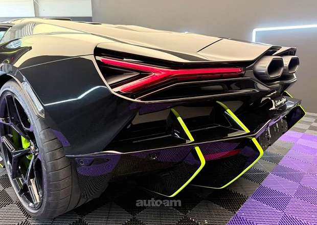 Lamborghini Revuelto