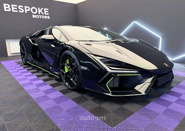 Lamborghini Revuelto