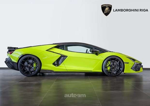 Lamborghini Revuelto