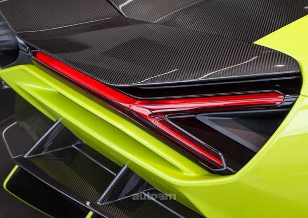Lamborghini Revuelto