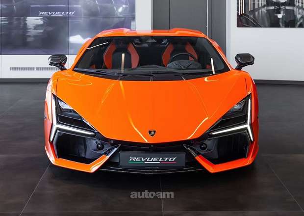 Lamborghini Revuelto
