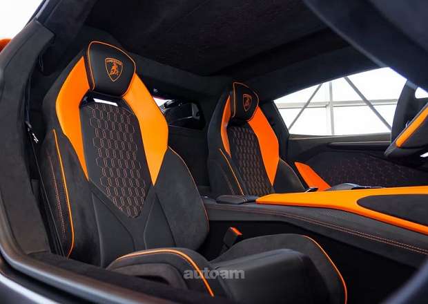 Lamborghini Revuelto
