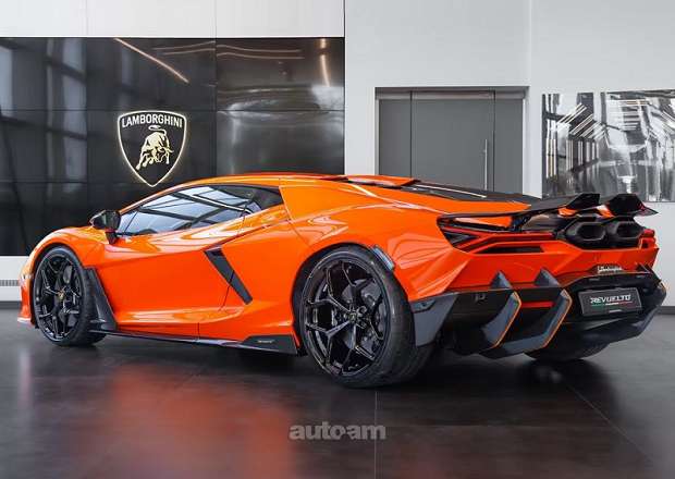 Lamborghini Revuelto