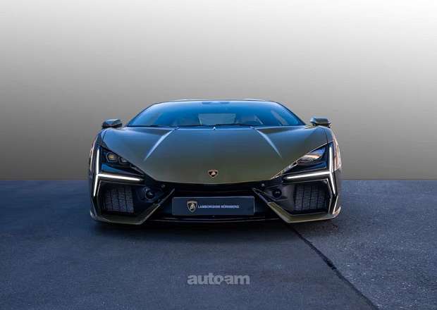 Lamborghini Revuelto