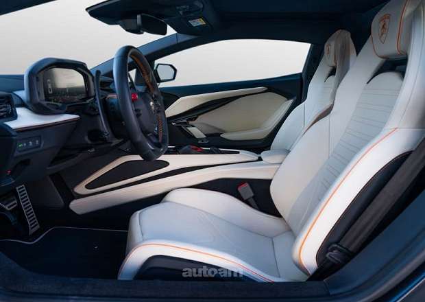Lamborghini Revuelto