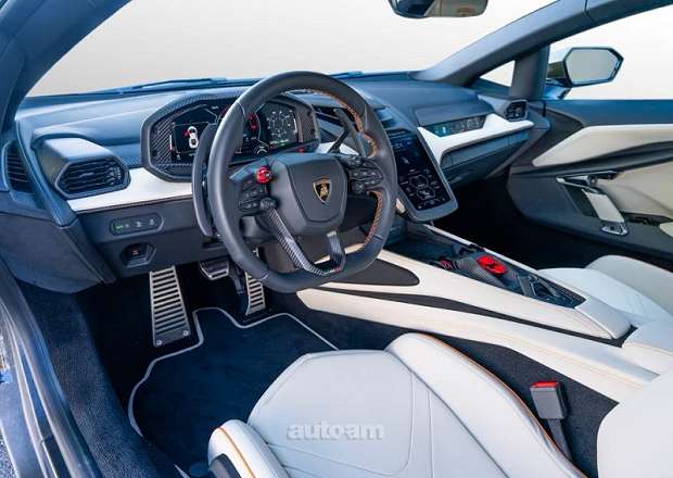 Lamborghini Revuelto
