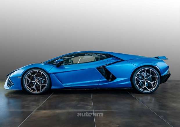 Lamborghini Revuelto