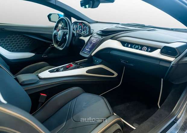 Lamborghini Revuelto