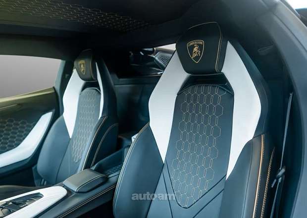 Lamborghini Revuelto