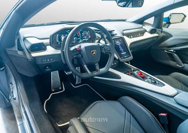 Lamborghini Revuelto