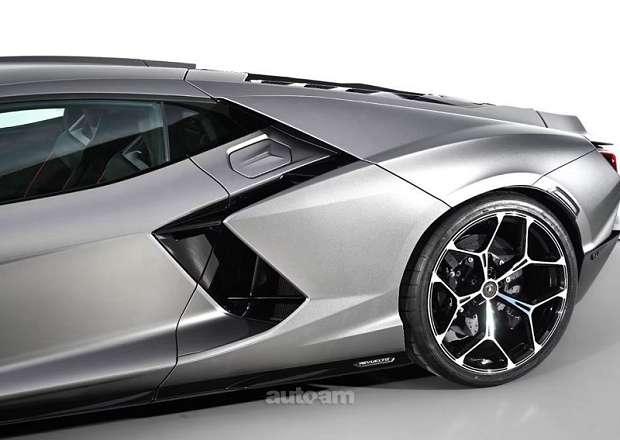 Lamborghini Revuelto